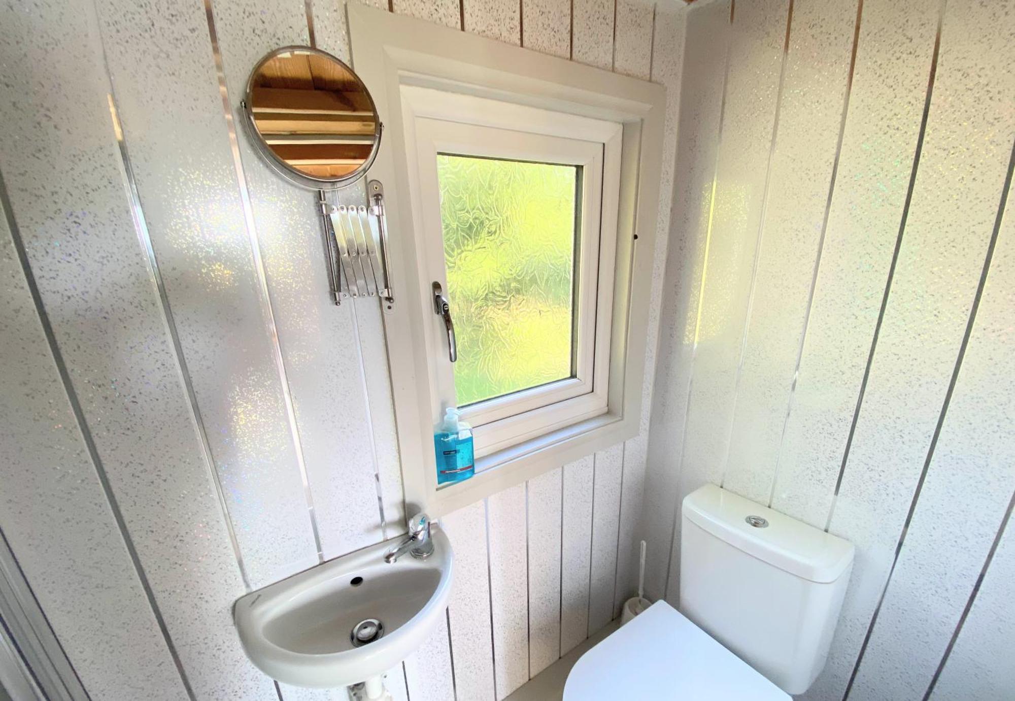 Blair Tiny House With Private Hot Tub - Fife - Loch Leven - Lomond Hills Villa Дънфърмлин Екстериор снимка