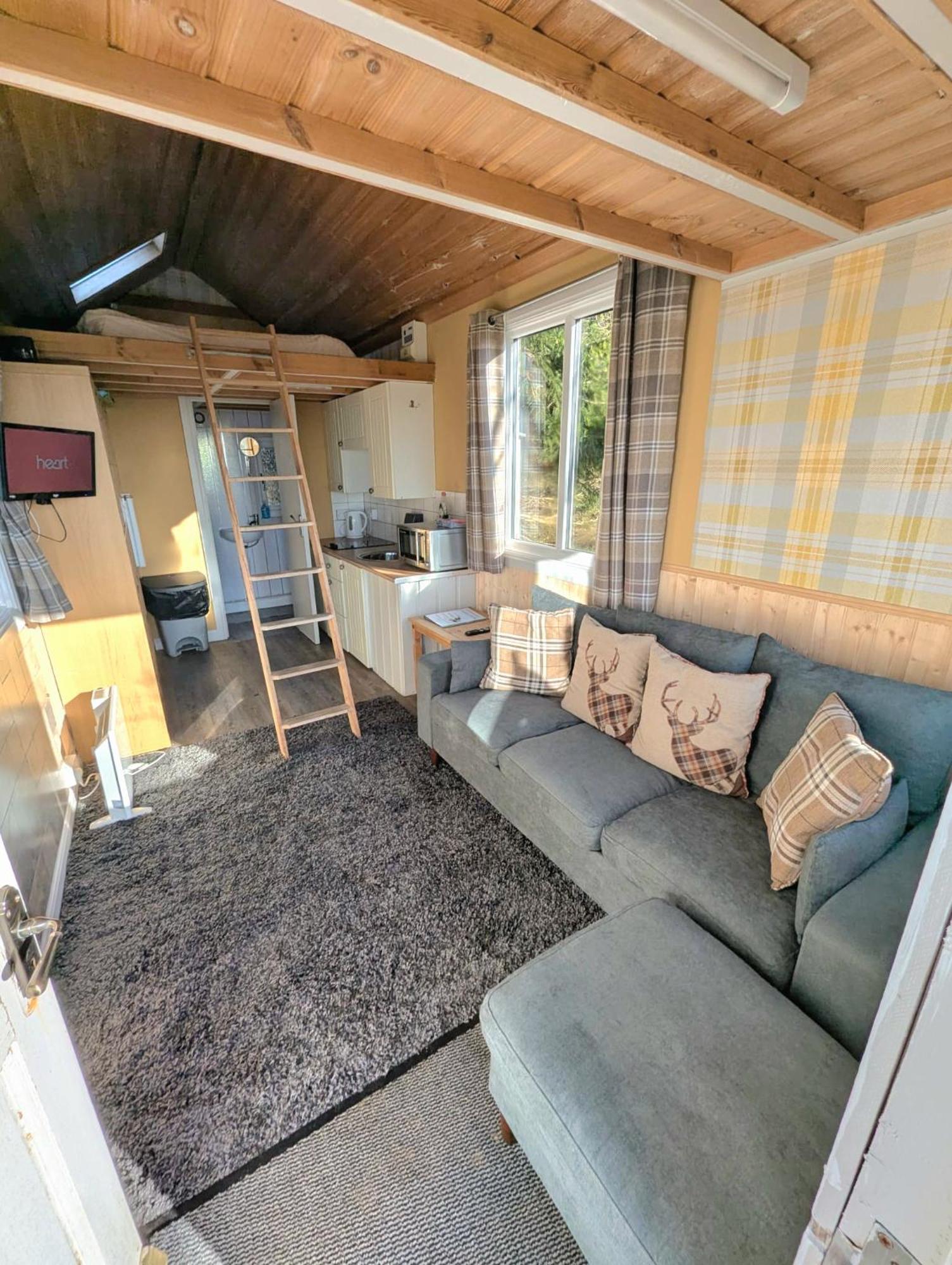 Blair Tiny House With Private Hot Tub - Fife - Loch Leven - Lomond Hills Villa Дънфърмлин Екстериор снимка